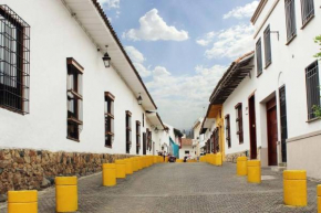 Casa colonial en pleno centro histórico de Cali- Se alquila la casa entera o por habitaciones